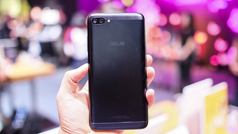 Trên tay Zenfone 4 max pro Trên tay Zenfone 4 max pro