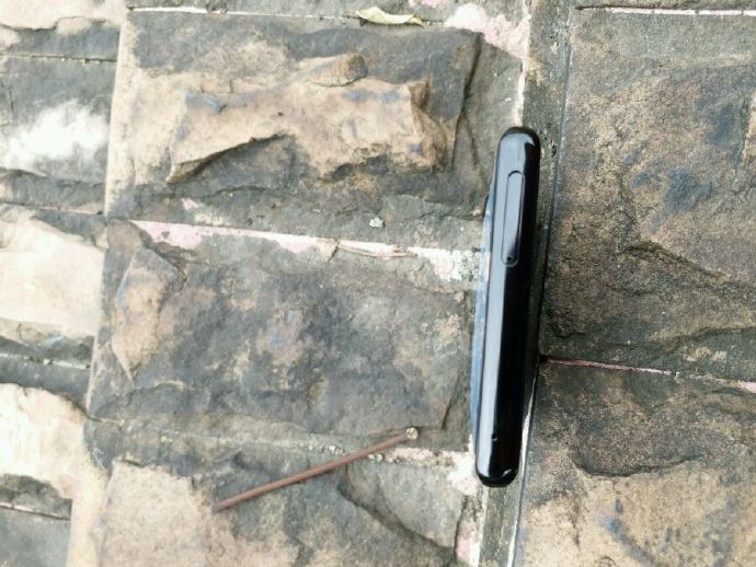 Galaxy Note 8 màu đen bóng lộ nhiều ảnh thực tế Galaxy Note 8 màu đen bóng lộ nhiều ảnh thực tế