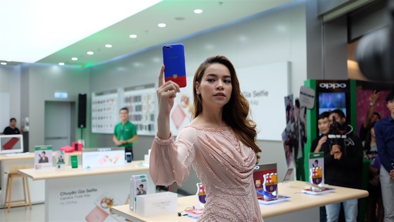 OPPO khai trương Brand Shop tại TP.HCM