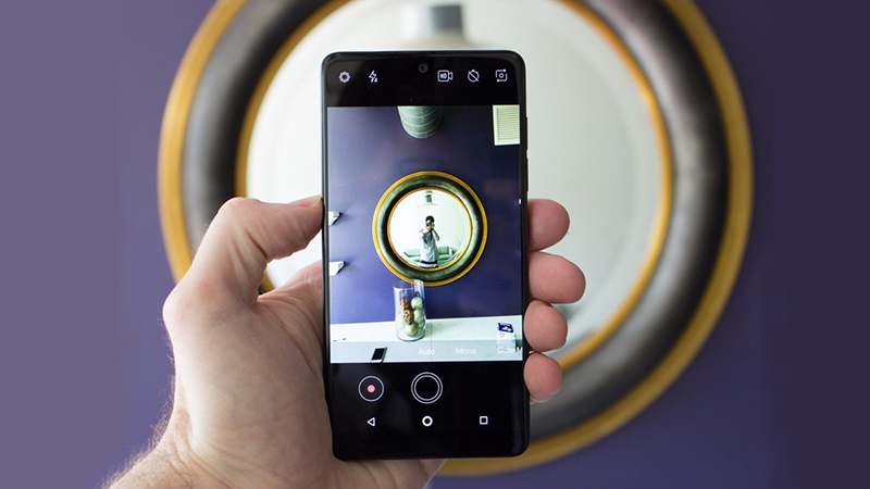 Trên tay Essential Phone Trên tay Essential Phone