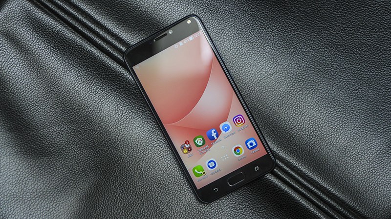 Trên tay Zenfone 4 Max Pro