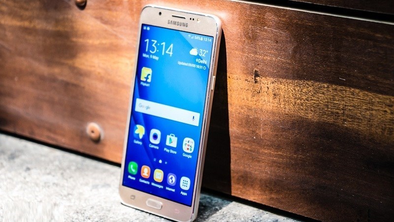 Samsung Galaxy J7 (2016) chính thức lên đời Android 7 Nougat Samsung Galaxy J7 (2016) chính thức lên đời Android 7 Nougat