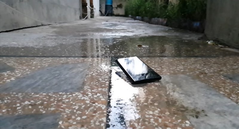 Thả rơi siêu phẩm Galaxy Note 8 đến 3 lần: Kết quả không thể tin nổi! Thả rơi siêu phẩm Galaxy Note 8 đến 3 lần: Kết quả không thể tin nổi!