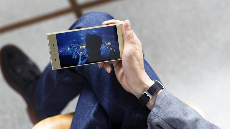 Xperia XA1 Plus trình làng với màn hình 5.5 inch, camera 23MP, pin 3430 mAh