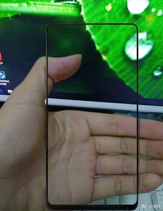 Mi MIX 2 tiếp tục lộ ảnh thực tế với màn hình tràn cạnh cực “chất” Mi MIX 2 tiếp tục lộ ảnh thực tế với màn hình tràn cạnh cực “chất”