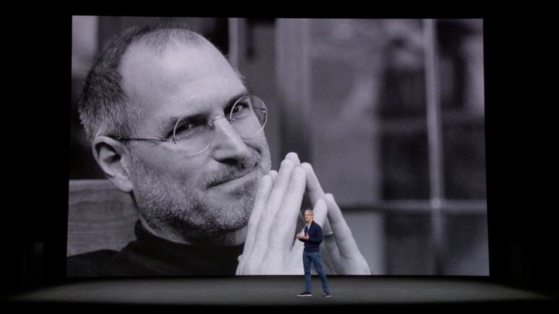 Mở đầu sự kiện iPhone X là sự cống hiến của cha đẻ Steve Job Mở đầu sự kiện iPhone X là sự cống hiến của cha đẻ Steve Job
