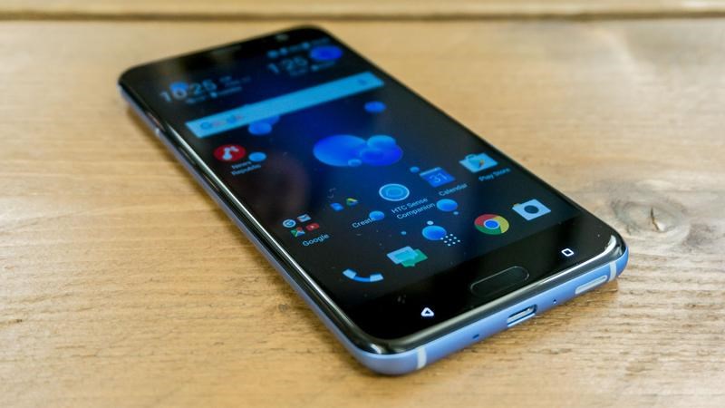 HTC đang phát triển thiết bị chạy Android One có tên là HTC U11 Life HTC đang phát triển thiết bị chạy Android One có tên là HTC U11 Life