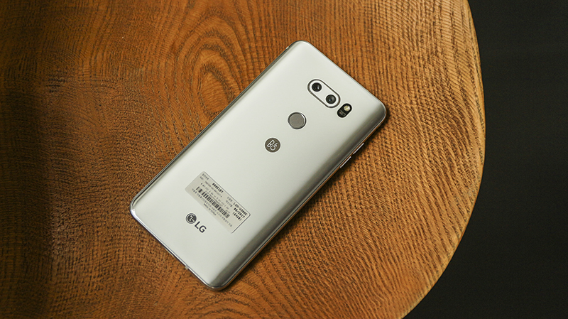 Trên tay LG V30