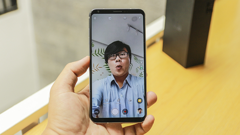 Trên tay LG V30 tại Việt Nam