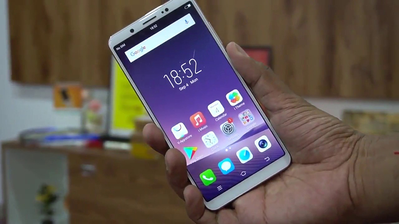 Vivo V7 Plus Vivo V7 Plus