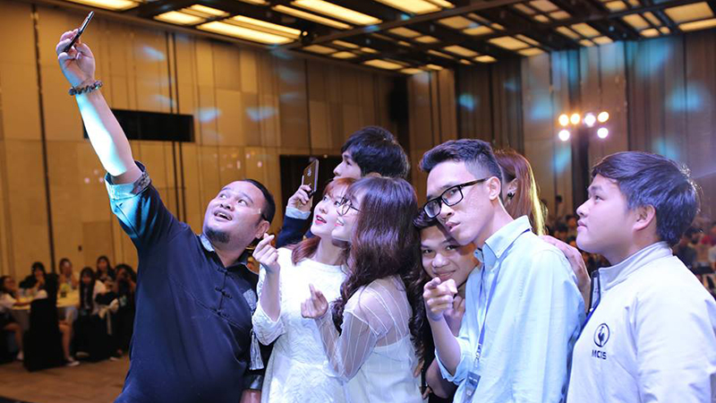 selfie_800x450 selfie_800x450
