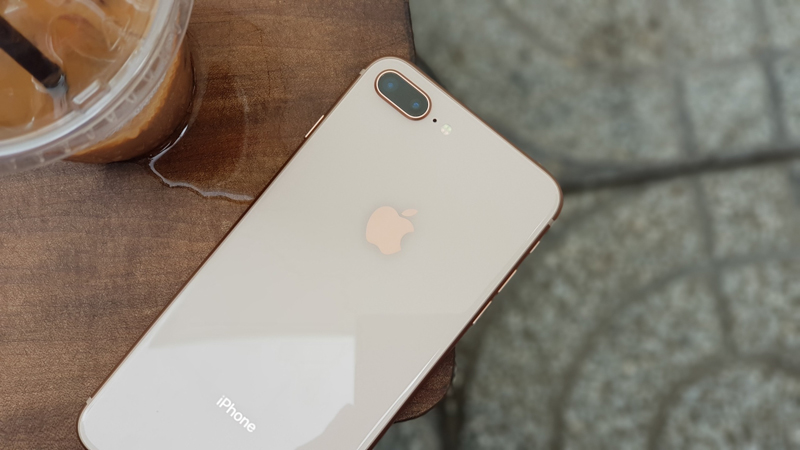 Trên tay iPhone 8 Plus tại Việt Nam