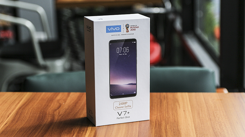 Trên tay Vivo V7 Plus