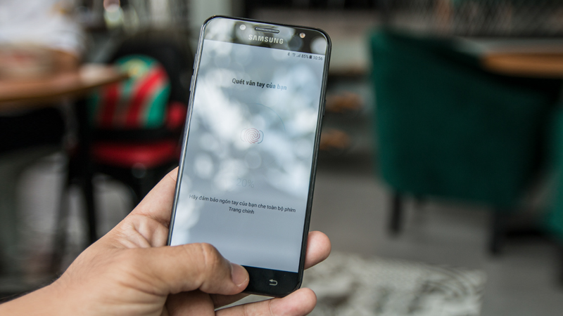 Trên tay Galaxy J7 Plus Trên tay Galaxy J7 Plus