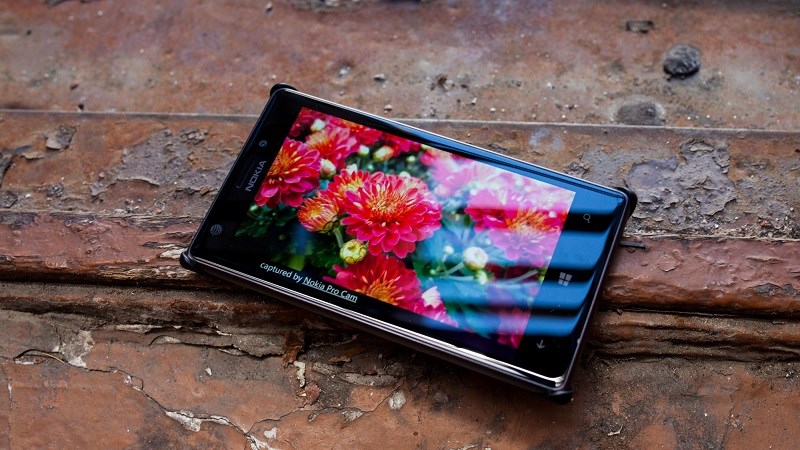 Nokia Lumia 925 dùng màn hình ClearBlack AMOLED