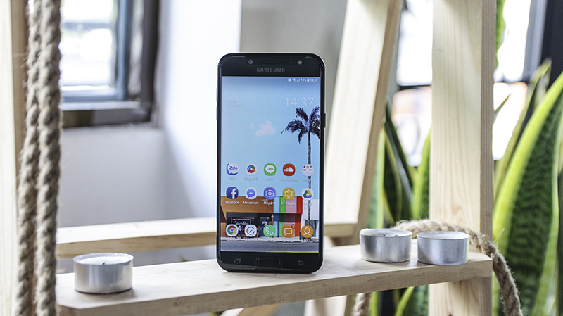 Đánh giá chi tiết Galaxy J7+