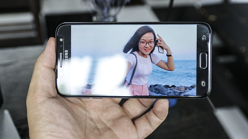 Đánh giá chi tiết Galaxy J7+