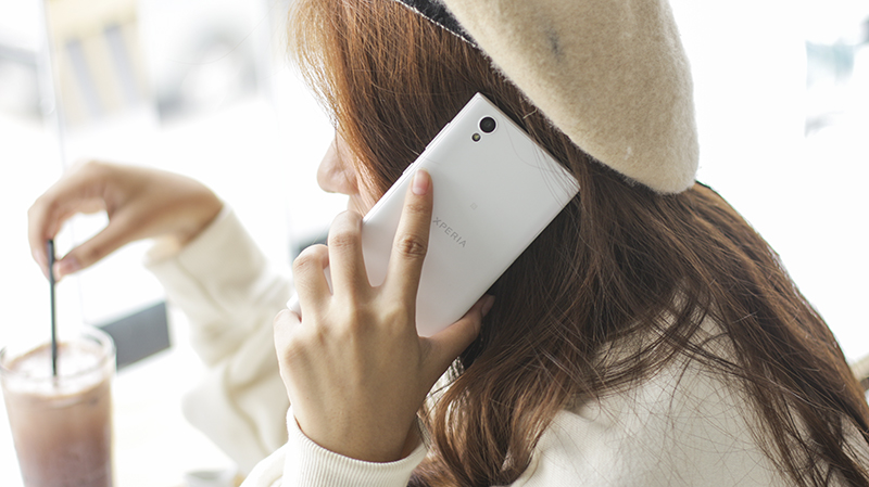 Trên tay Xperia L1 màu trắng Trên tay Xperia L1 màu trắng