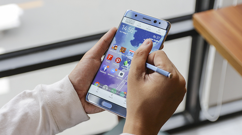 So sánh Galaxy Note FE và Galaxy S8 So sánh Galaxy Note FE và Galaxy S8