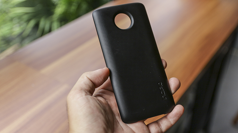 Trải nghiệm Moto Z2 Play và Moto Mod pin Trải nghiệm Moto Z2 Play và Moto Mod pin