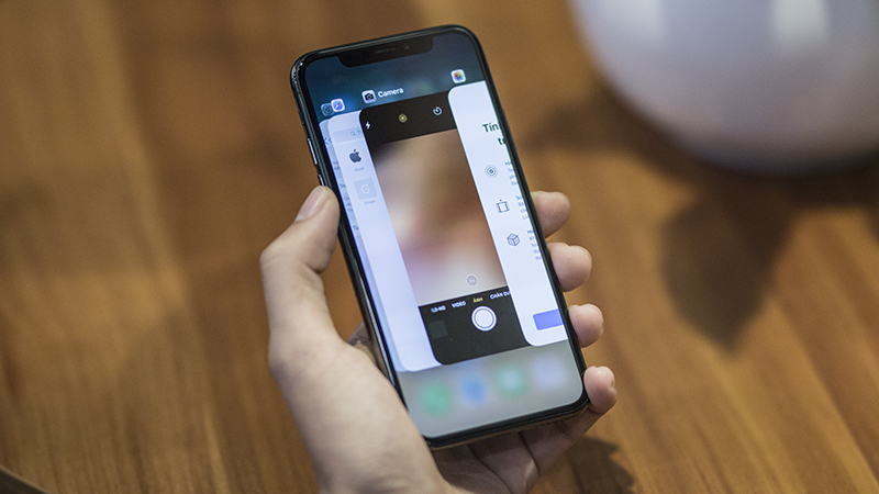 Trên tay iPhone X màu đen Trên tay iPhone X màu đen