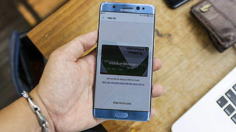 So sánh Galaxy Note FE và iPhone 6S Plus So sánh Galaxy Note FE và iPhone 6S Plus