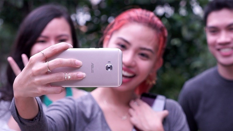 ZenFone 4 Selfie nhận được bản cập nhật cải thiện chất lượng camera ZenFone 4 Selfie nhận được bản cập nhật cải thiện chất lượng camera