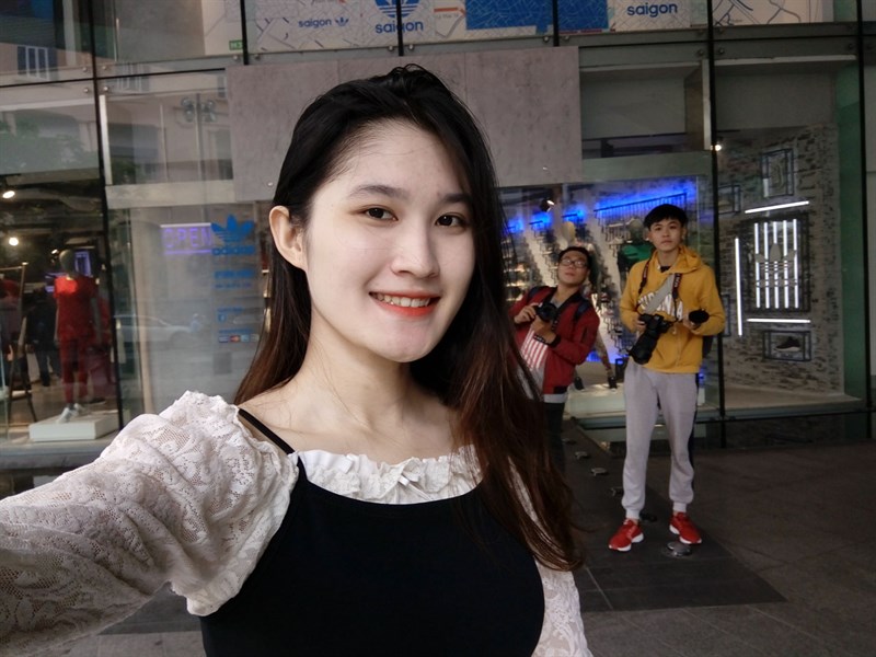 Selfie bằng camera kép Mobiistar S2 Dual 005