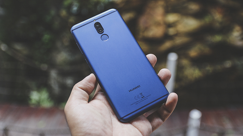 Trên tay Huawei Nova 2i xanh navy