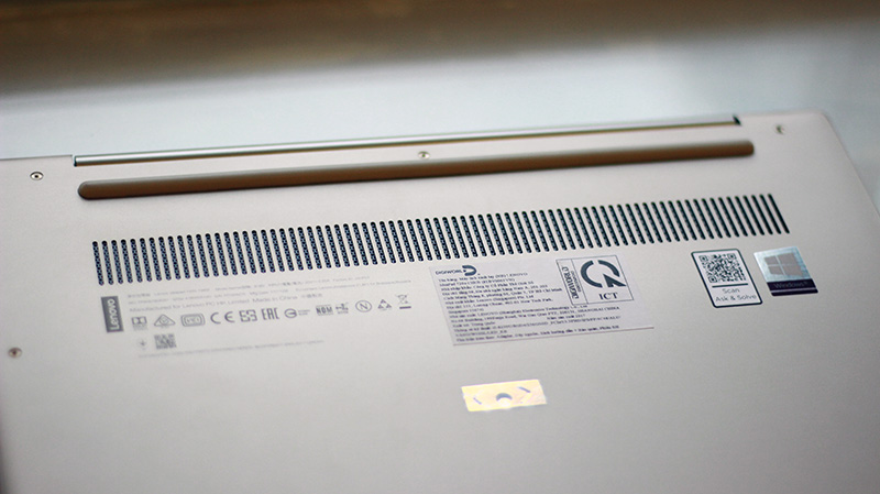 Lenovo IdeaPad 720S Lenovo IdeaPad 720S