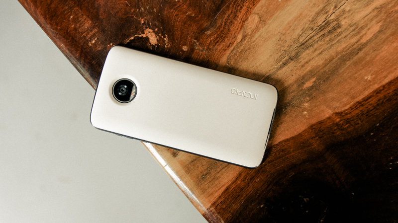 Trên tay Moto mod power pack Trên tay Moto mod power pack