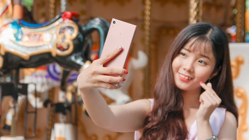 Trên tay Xperia XA1 Ultra phiên bản màu Pink