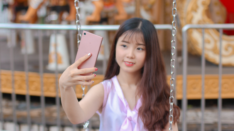 Trên tay Xperia XA1 Ultra phiên bản màu Pink