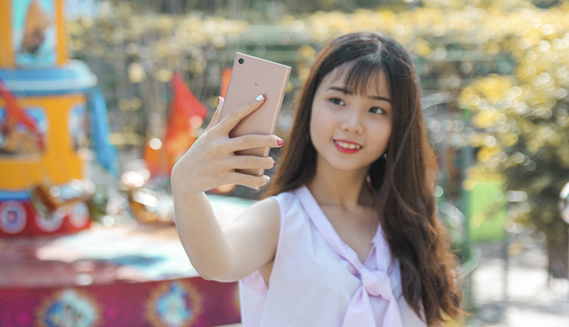 Trên tay Xperia XA1 Ultra phiên bản màu Pink