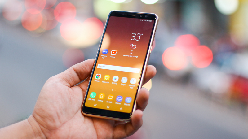 Trên tay Galaxy A8 2018