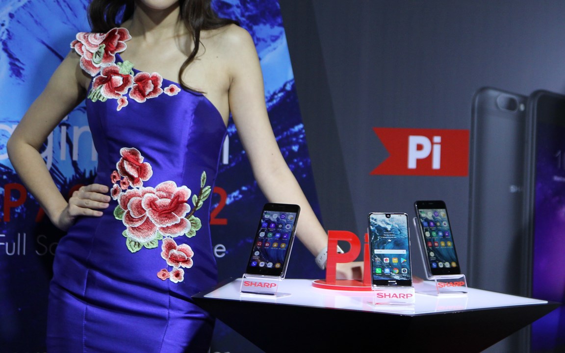 Trên tay Sharp Aquos S2 Trên tay Sharp Aquos S2