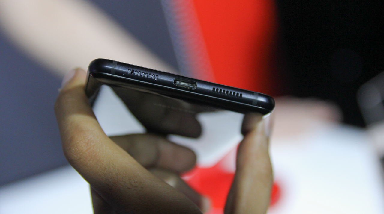 trên tay Sharp Aquos S2 trên tay Sharp Aquos S2