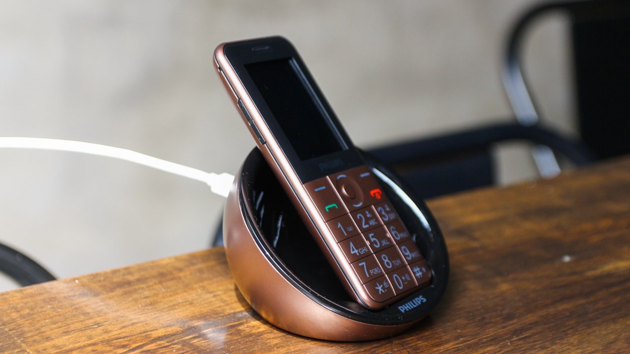 Trên tay Philips E331 Trên tay Philips E331