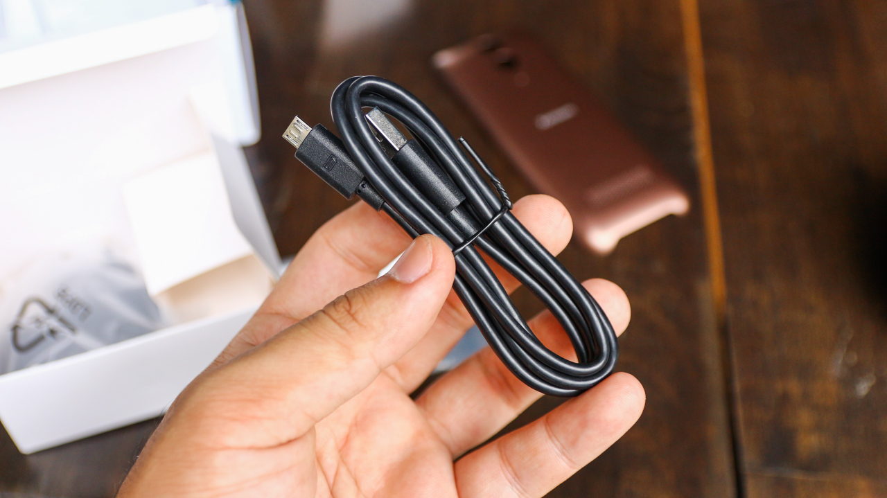 Đánh giá Philips E331 Đánh giá Philips E331