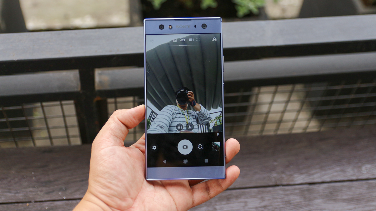 Trên tay Xperia XA2 Ultra Trên tay Xperia XA2 Ultra