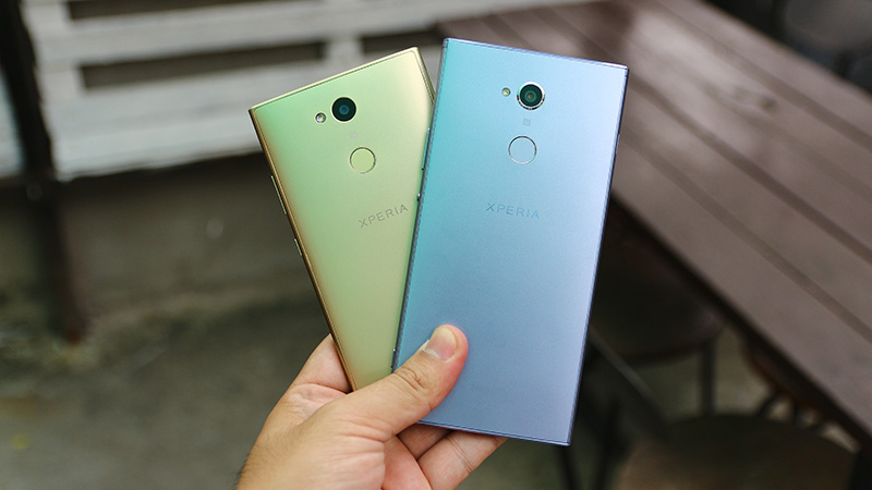 Mặt sau của Xperia XA2 và Xperia L2 Mặt sau của Xperia XA2 và Xperia L2