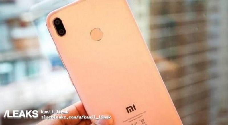 Xiaomi Mi 6X với camera kép, màn hình 18:9 lộ ảnh trên tay người dùng