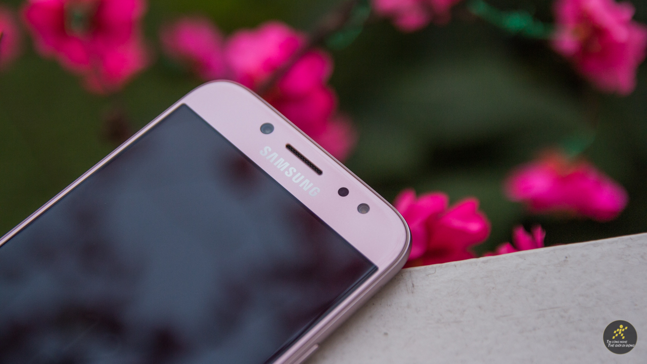 Trên tay Galaxy J7 Pro hồng Trên tay Galaxy J7 Pro hồng
