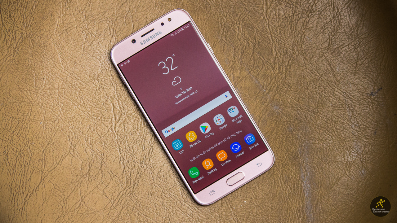 Trên tay Galaxy J7 Pro hồng Trên tay Galaxy J7 Pro hồng