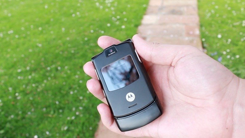 Motorola sắp hồi sinh dòng điện thoại nắp gập Razr?