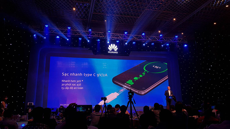 Huawei Nova 3e có sạc nhanh Huawei Nova 3e có sạc nhanh