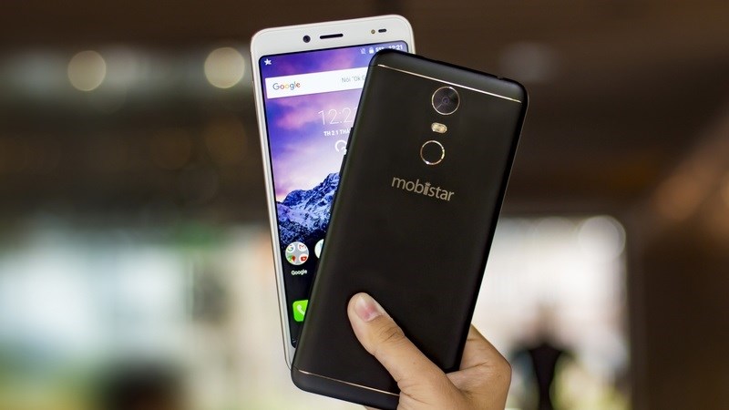 Mobiistar E-Selfie ra mắt: màn hình tràn viền, camera selfie 13 MP, giá chỉ 3 triệu Mobiistar E-Selfie ra mắt: màn hình tràn viền, camera selfie 13 MP, giá chỉ 3 triệu