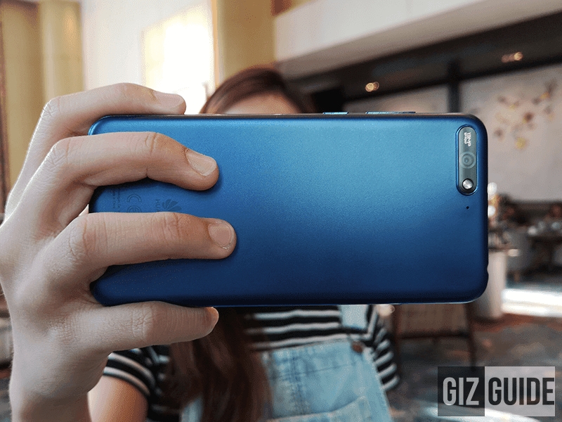 Mở hộp Huawei Y6 2018 và những ấn tượng đầu tiên Mở hộp Huawei Y6 2018 và những ấn tượng đầu tiên
