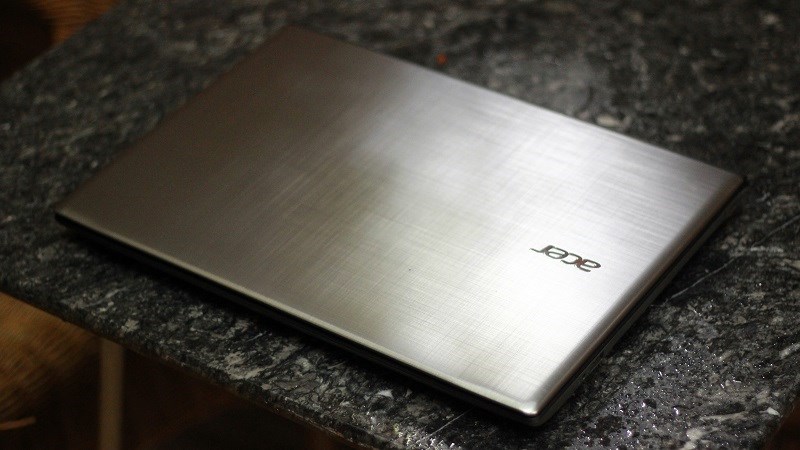 Acer Aspire E5 476: Laptop tầm trung, cấu hình khá, đang bán độc quyền tại TGDĐ Acer Aspire E5 476: Laptop tầm trung, cấu hình khá, đang bán độc quyền tại TGDĐ