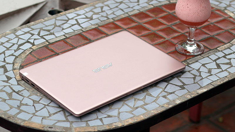 Đánh giá chi tiết Asus Zenbook 13